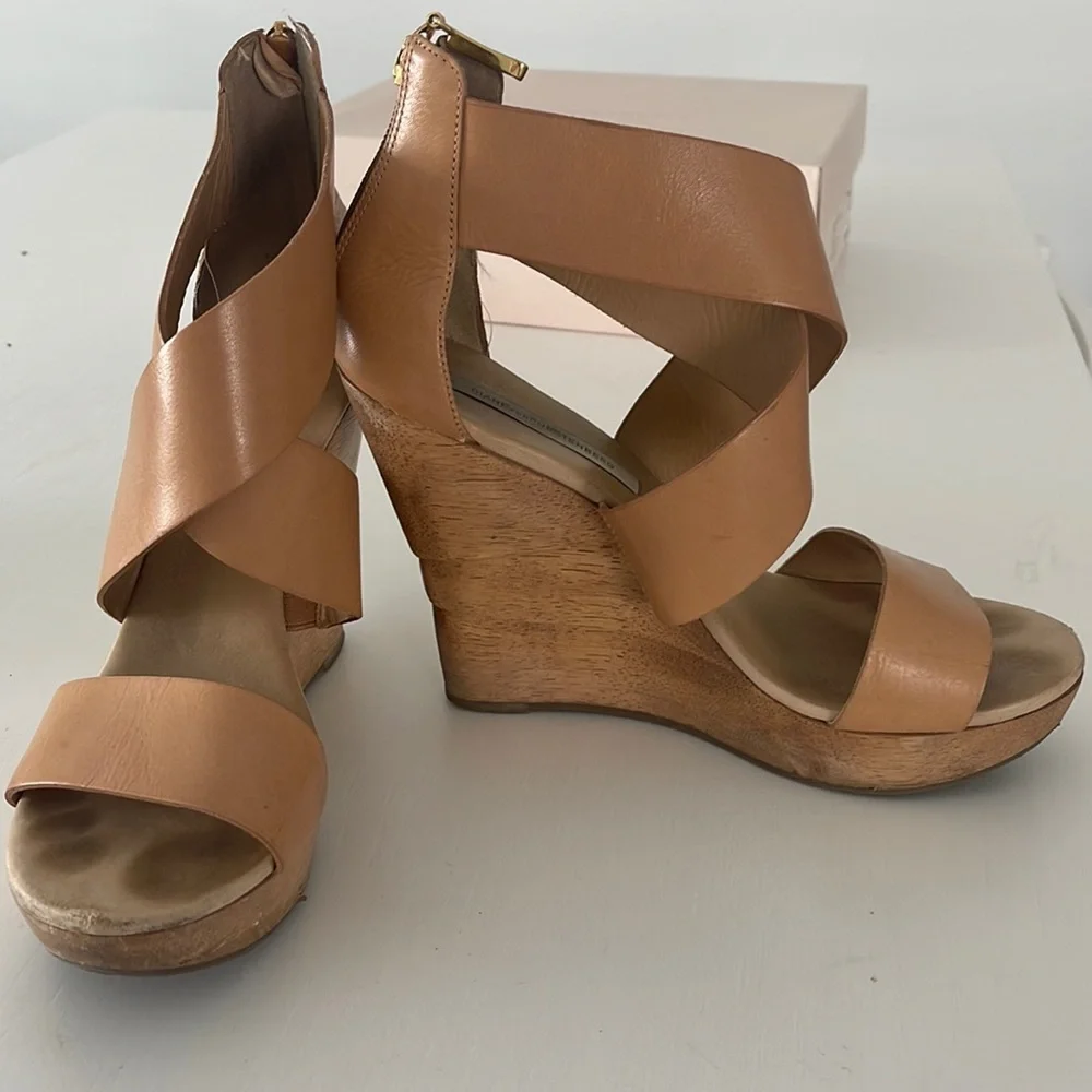 DVF - The Opal Wedge Criss-Cross - Picture 1 of 5